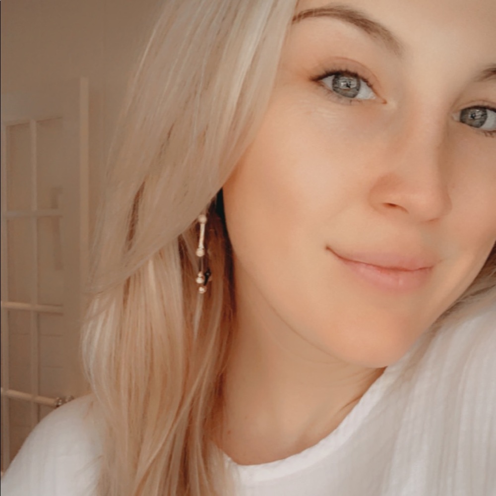 Meet your Posher, Emily